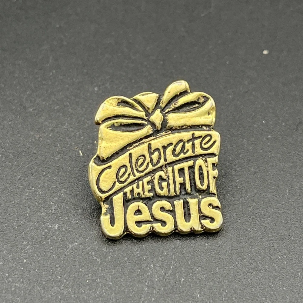 Celebrate The Gift Of‎ Jesus Gold Tone Religion Christianity Lapel Hat Pin
